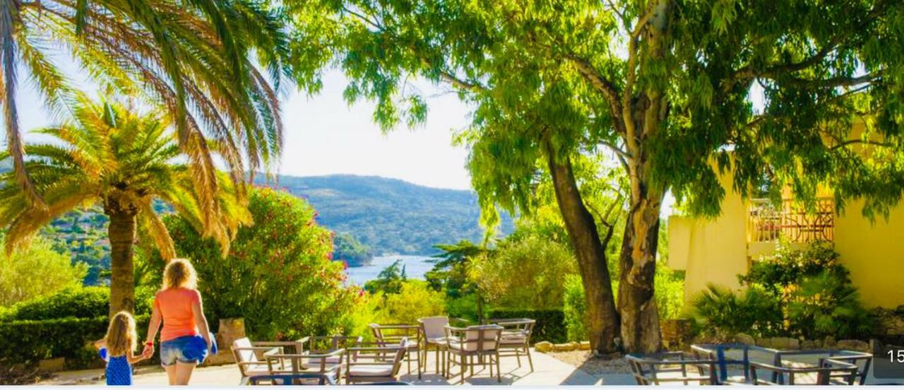 르 라방두 Mazet « Domaine De La Pinede » 아파트 외부 사진